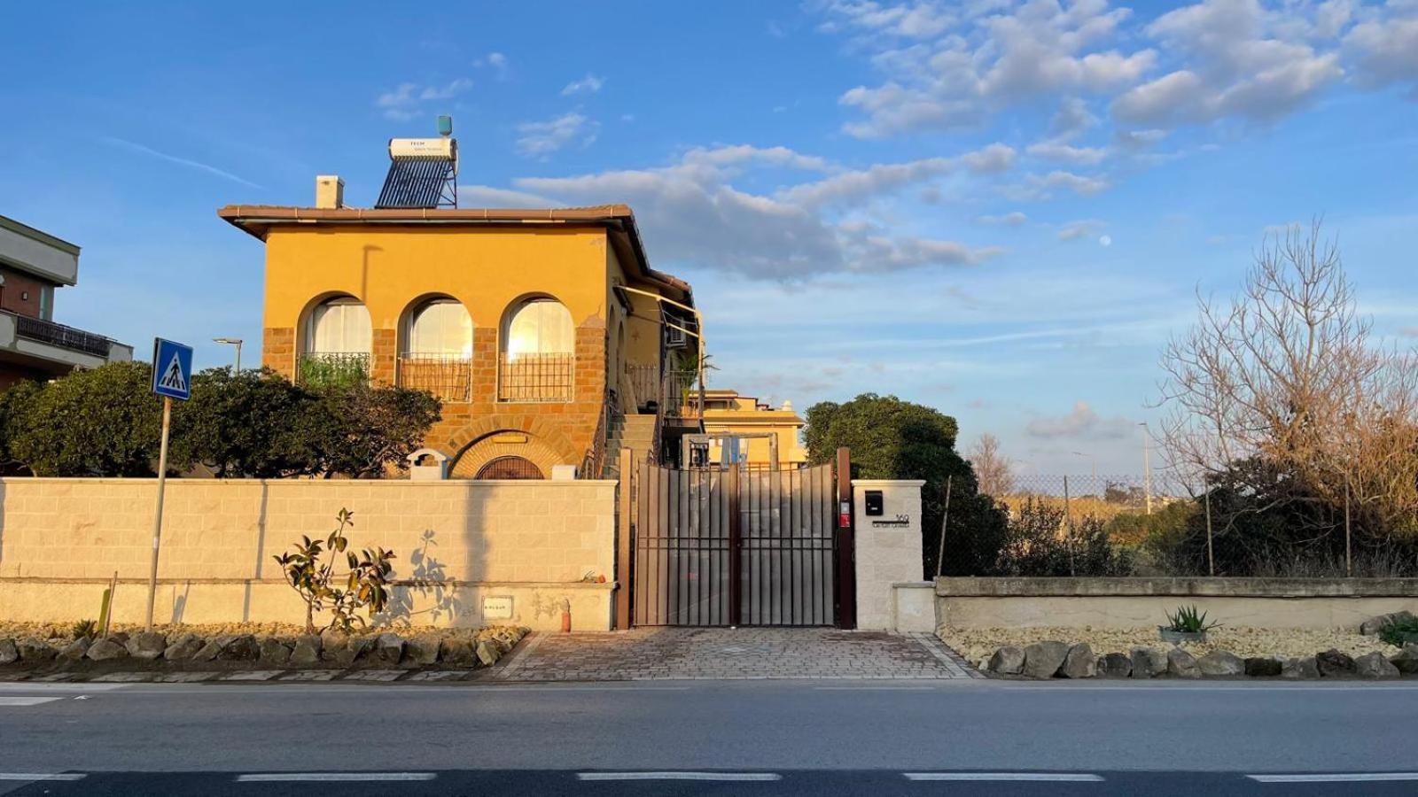 Koru House Torvaianica Villa Exterior photo